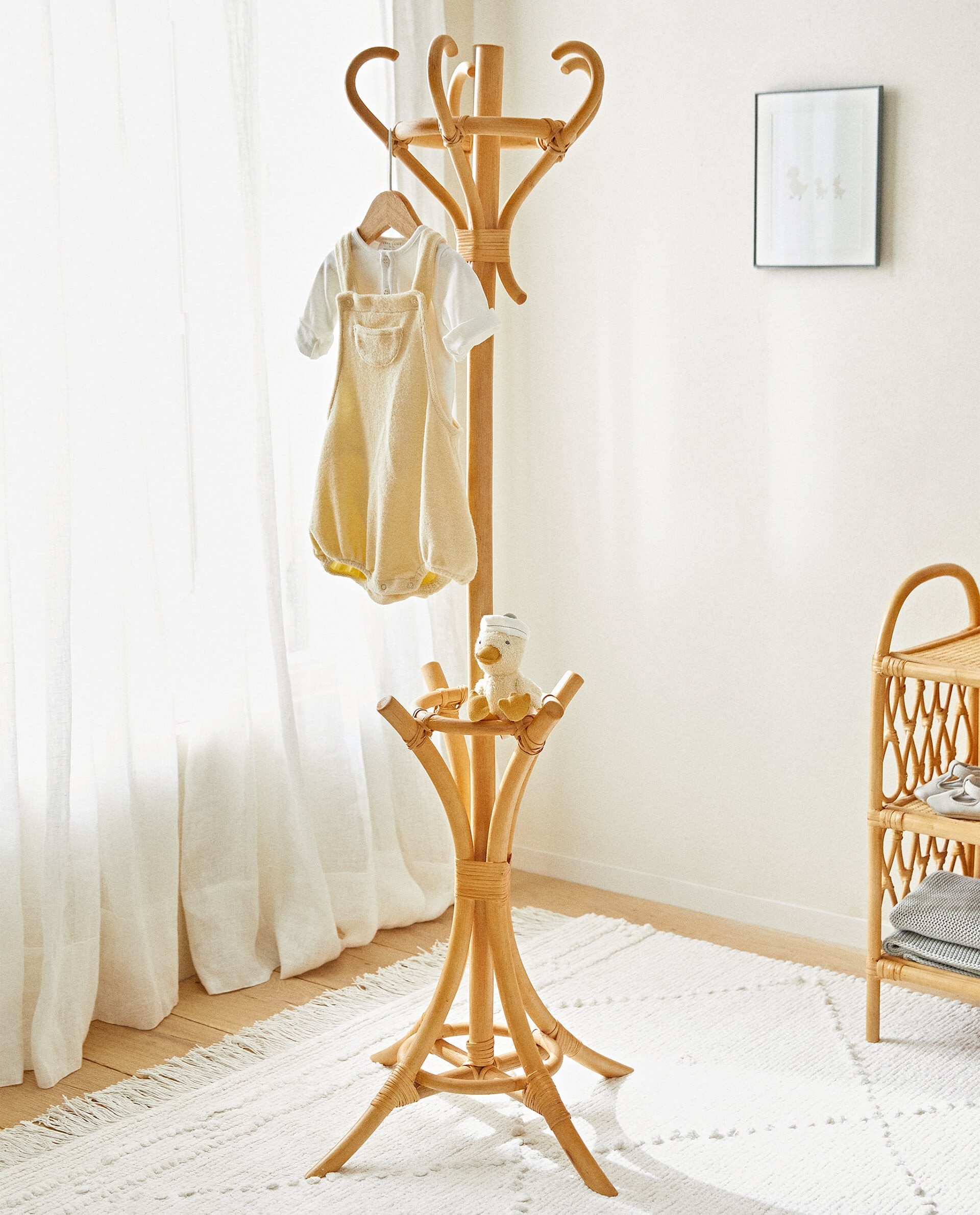 Vintage style top selling Eco friendly handmade Children woven rattan coat stand with 5 hanging hooks made in Viet Nam