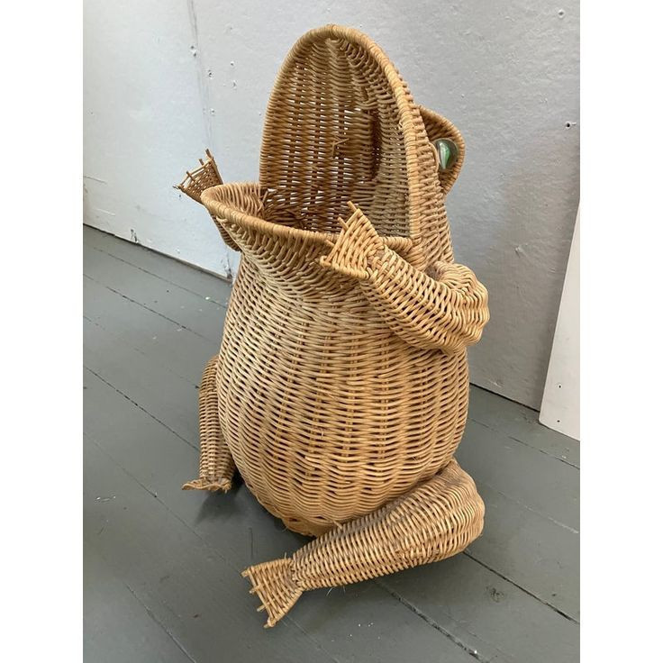 Frog Standing Style Shaped Storage Basket For Kid Basket Children's Room Decoration From The Best Natural Eco-friendly Rattan