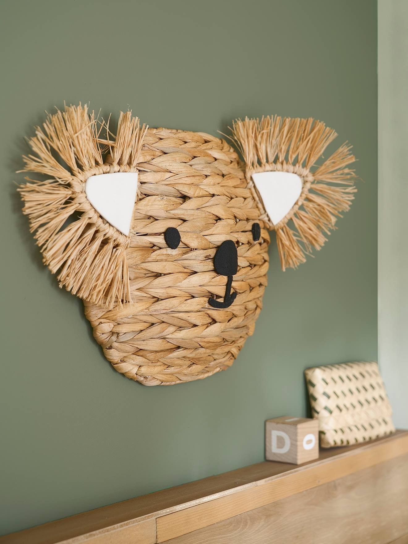 Cute Eye-Catching Natural Woven Animal Face Water Hyacinth Koala Wall Decor For Kid Room And Nursery Handmade In Vietnam