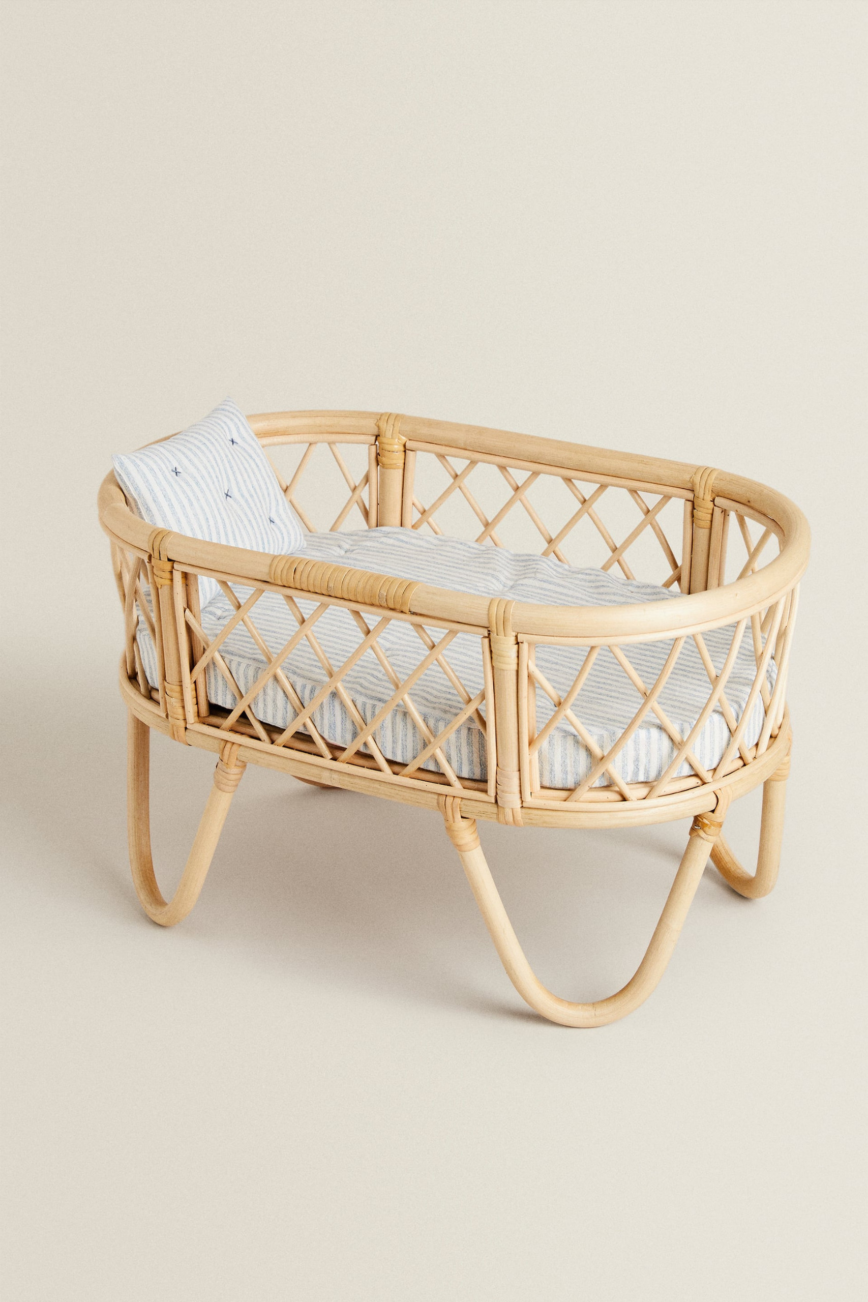 Rattan Kids' Cribs Baby Cot for Babies Best Design Baby Cot Bedding in Rattan Material