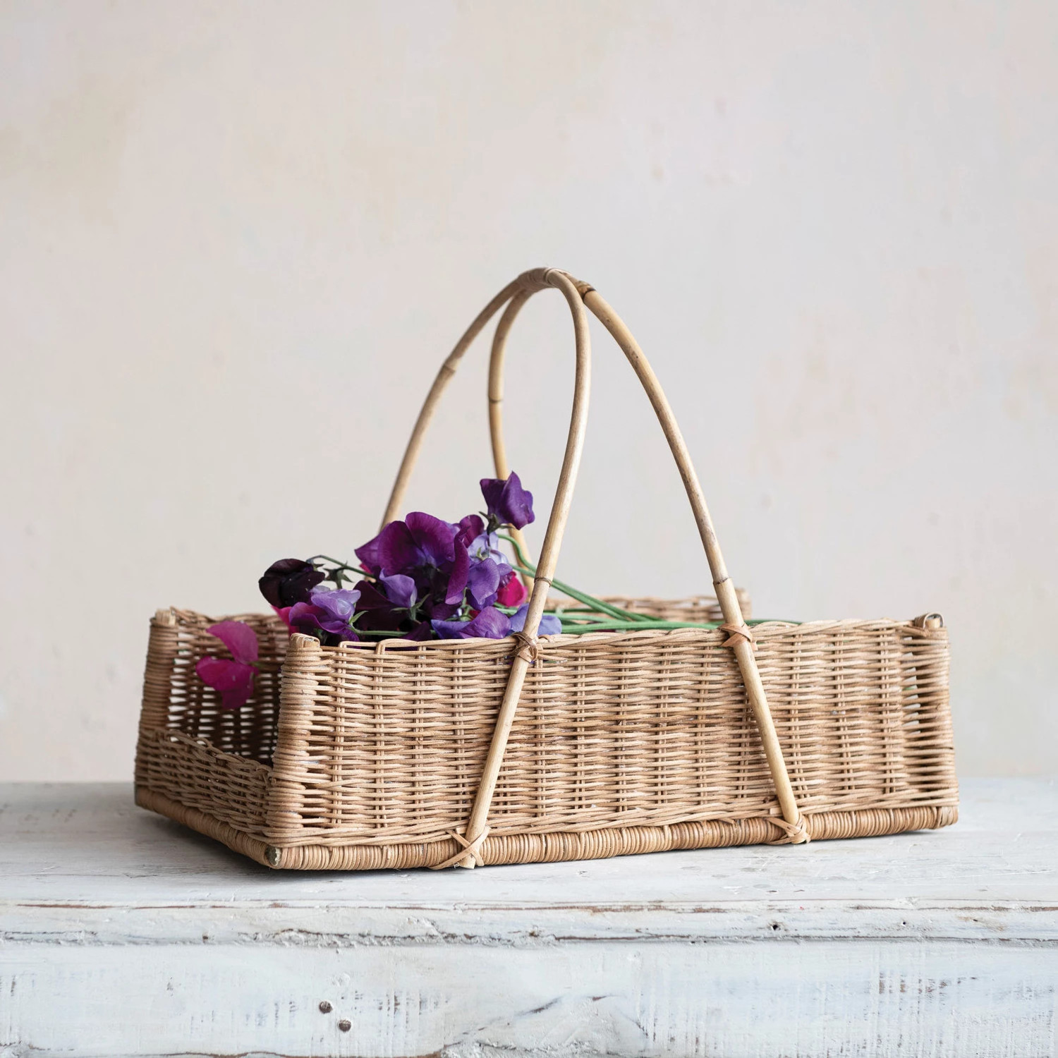 New Designer Creative   Hand Woven Rattan Basket with Handle Natural Tray  For Gifts Wicker Wooden Basket Gift Set