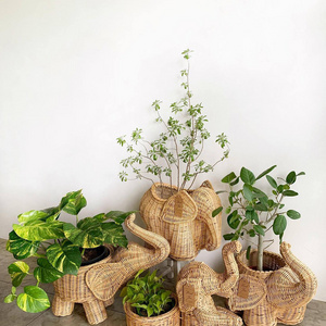 Natural handmade wicker rattan animal elephant shaped planter for home decoration, indoor flower pots & planters made in Vietnam