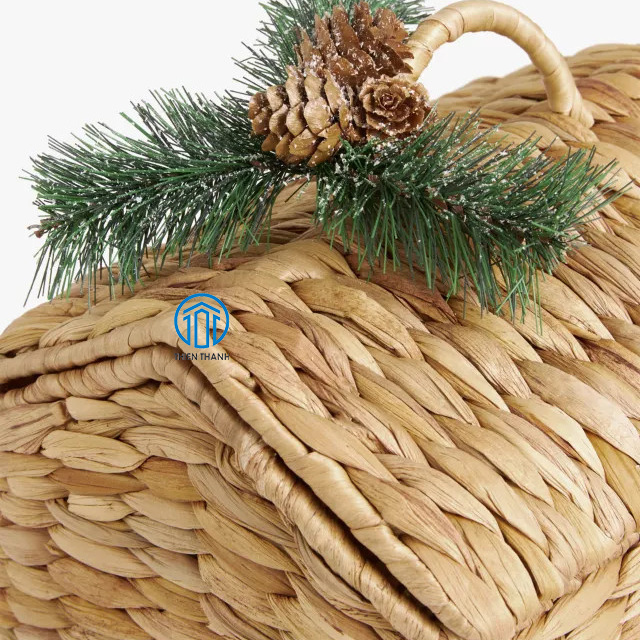 Hot Trend Stylish Ideal For Christmas Gift Christmas Roomy Large Spacy Water Hyacinth Christmas Cottage Basket Decor Made