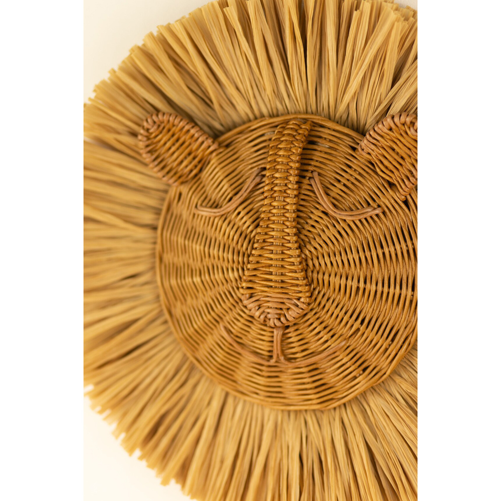 Nursery decor rattan animal head wall hanging Wicker brown Lion face Round head decor hand-woven from Vietnam