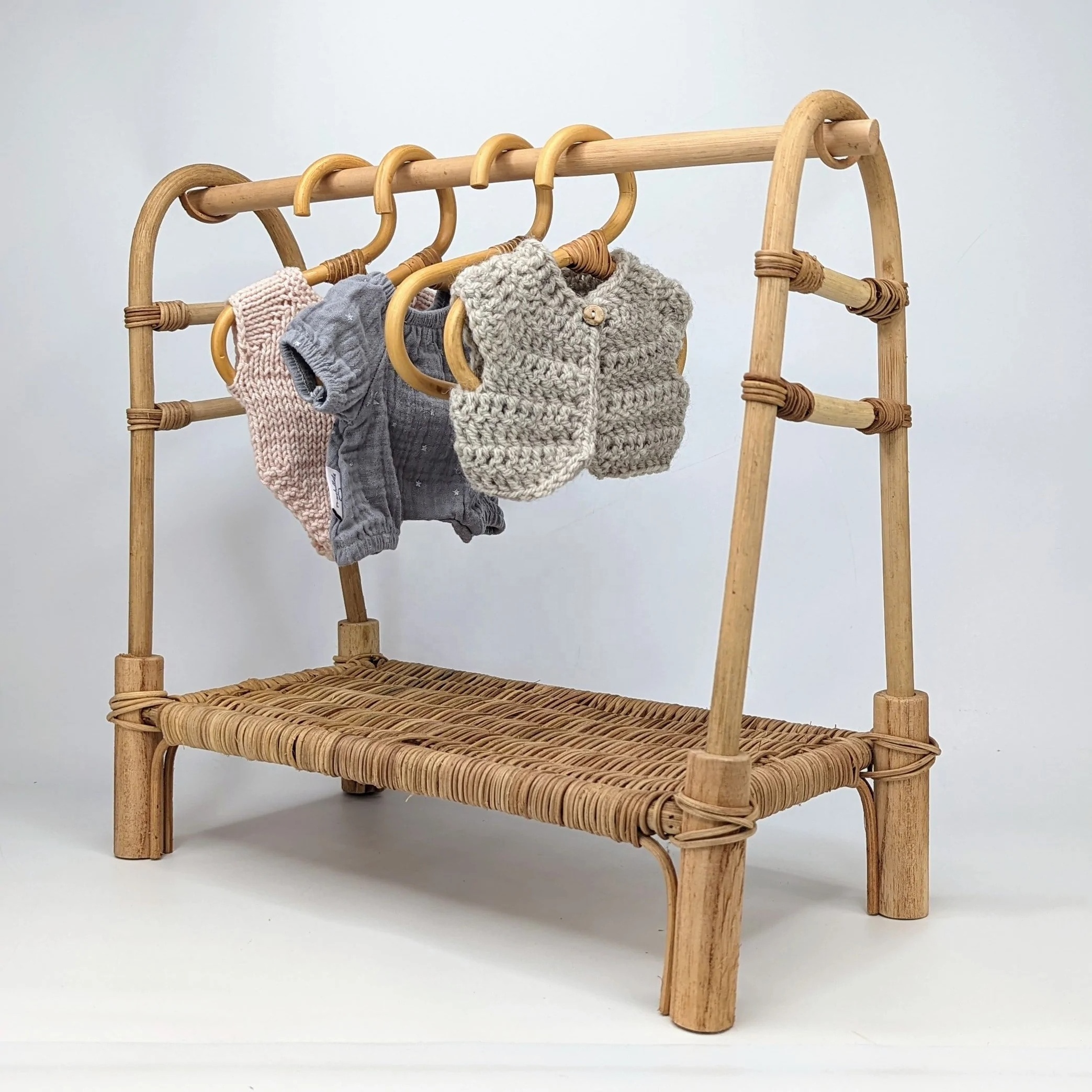 Eco-friendly kid interior natural rattan doll clothes rack hanging rails for kids room wholesale from Vietnam