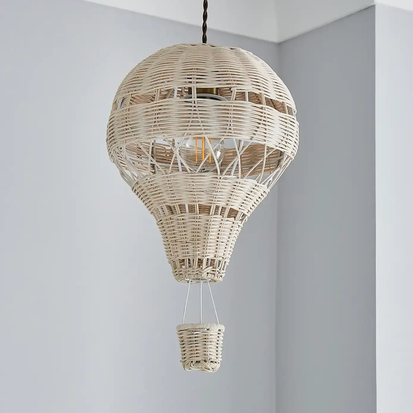 Wholesale Natural Hot Air Balloon Pendant Light Woven Rattan Ceiling Lamp For Kids Room And Nursery Decor