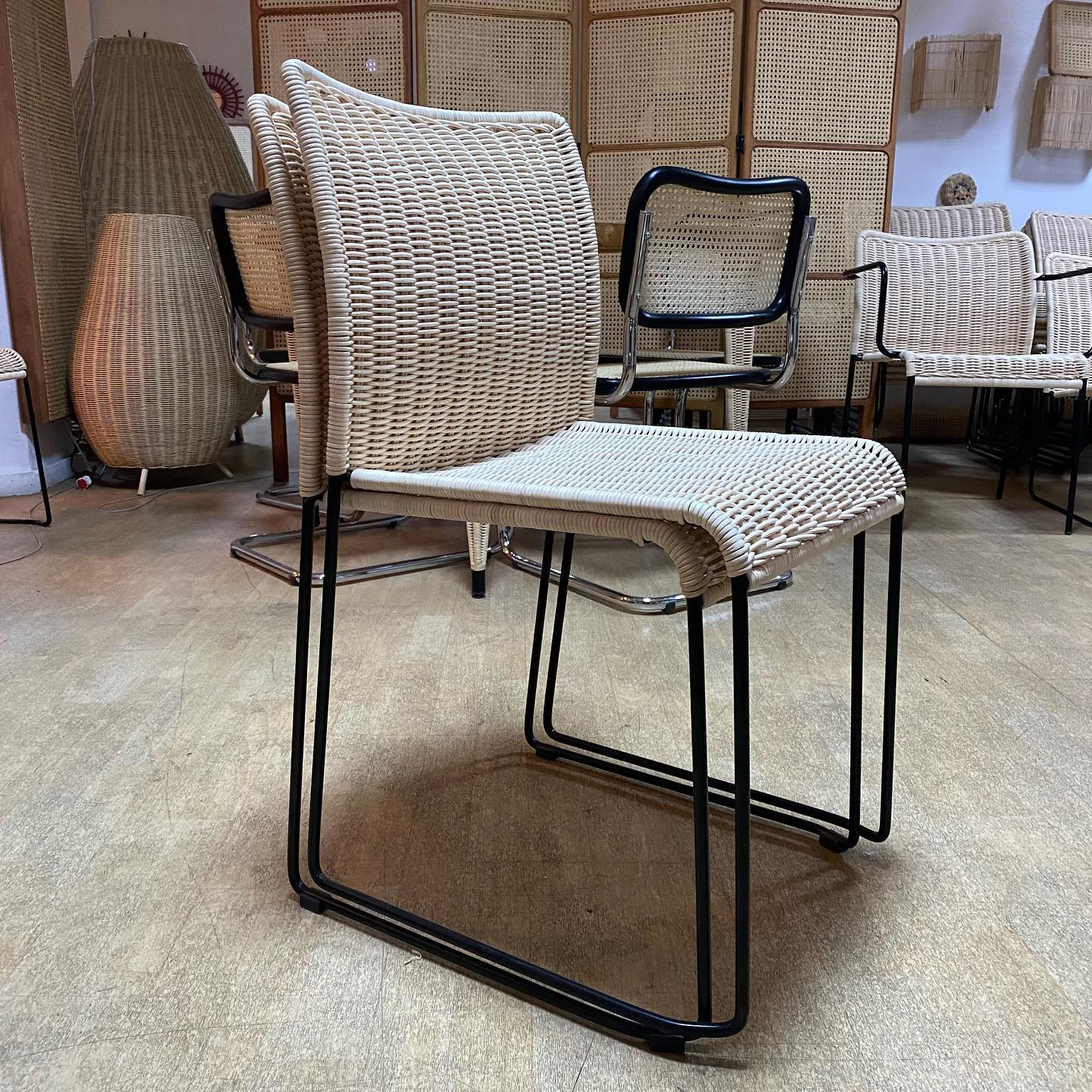 Black metal legs rattan woven dining chair Wicker Chair on Iron Legs and Structure Vietnam Factory