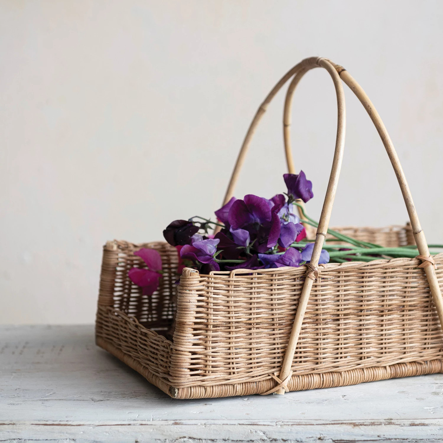 New Designer Creative   Hand Woven Rattan Basket with Handle Natural Tray  For Gifts Wicker Wooden Basket Gift Set