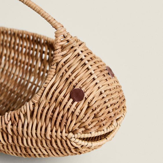 Exotic Design Aesthetic Look Multipurpose Home Decor Tableware Fruit Storage Wicker Fish-shaped Woven Rattan Basket With Handle