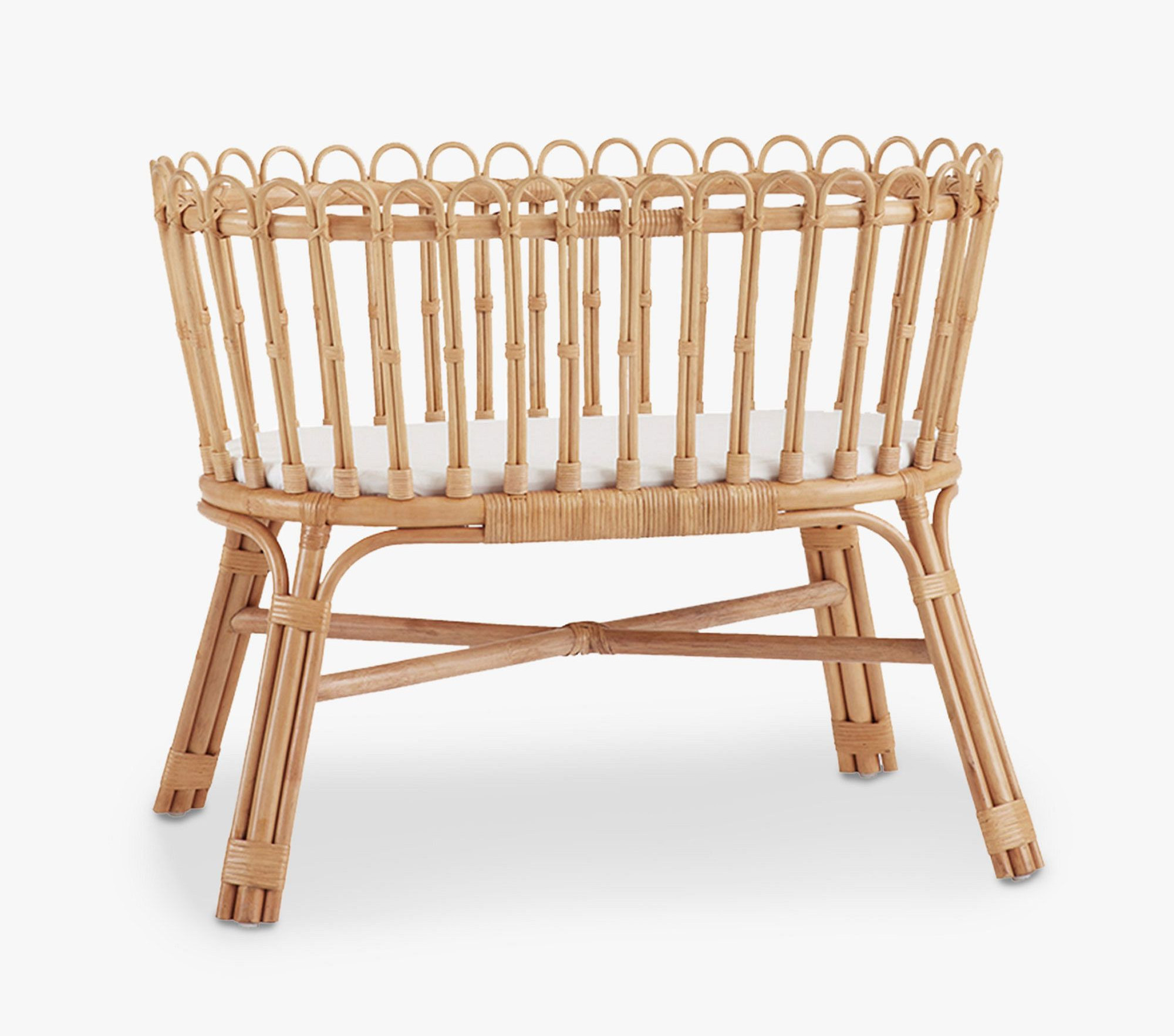 One-of-a-kind Design Smooth Sense of Touch Comfortable Wicker Hand Weaving Rattan Baby Crib with Mattress