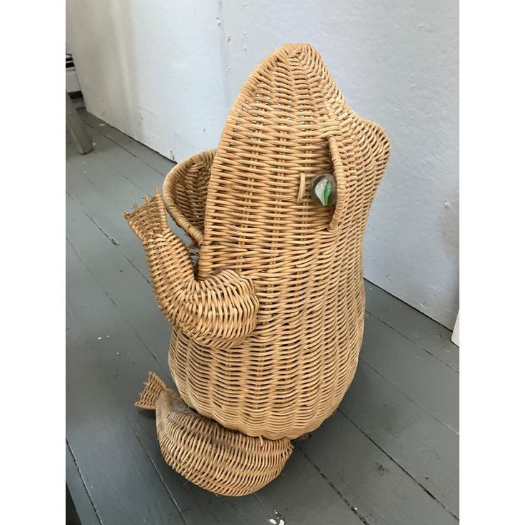 Frog Standing Style Shaped Storage Basket For Kid Basket Children's Room Decoration From The Best Natural Eco-friendly Rattan