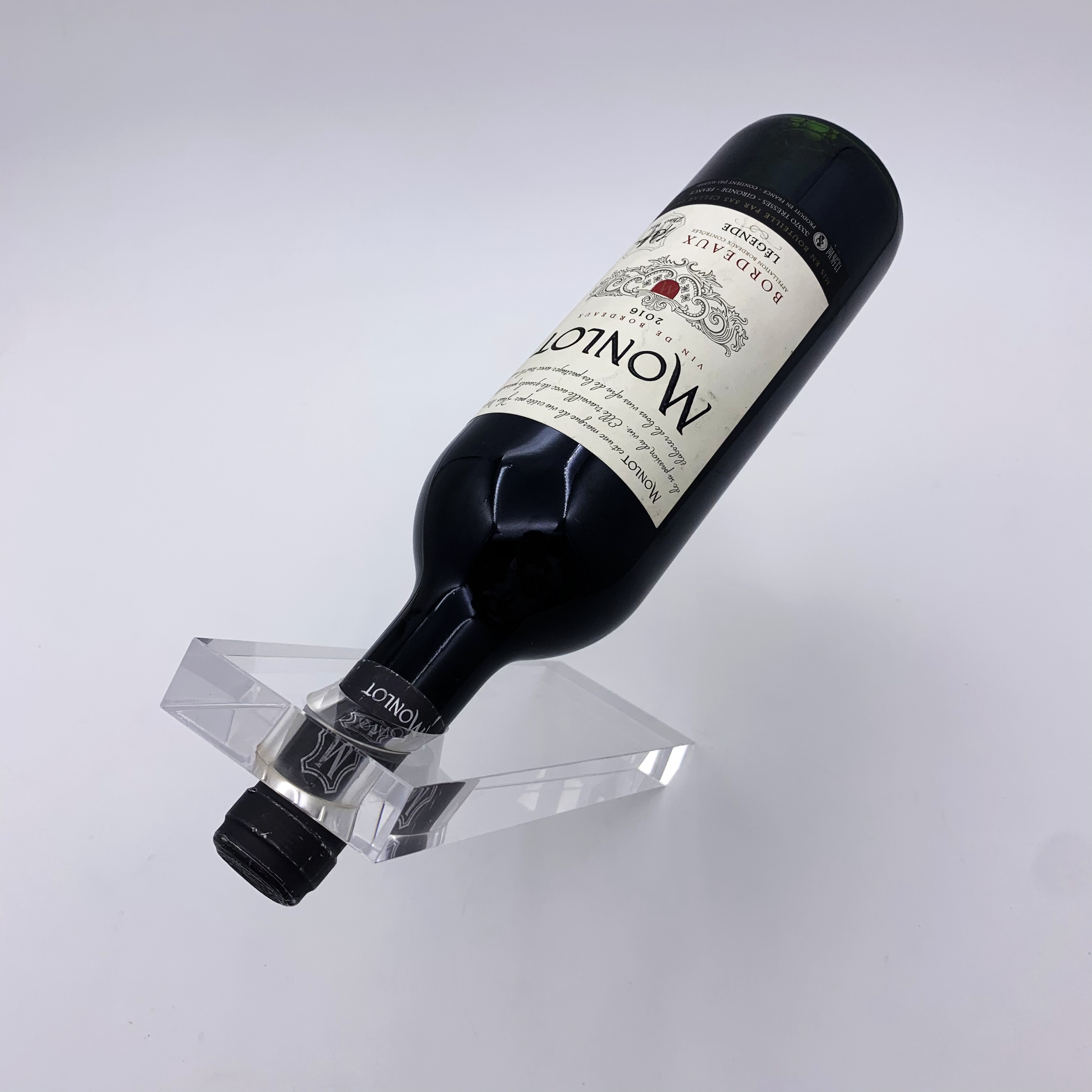 Best sales  customized acrylic wine  bottle display rack for display products