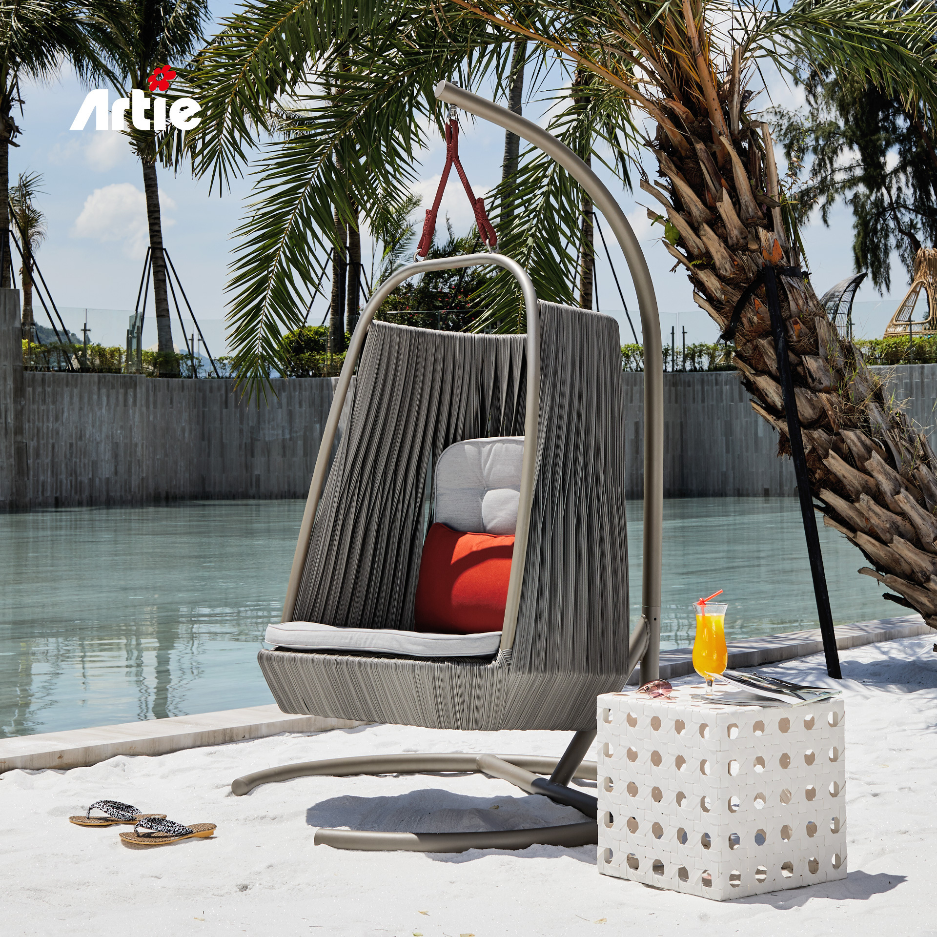 Original Design Outdoor Egg Swing Chair Patio Hanging Rattan Hand Woven Swing Chair With Stand