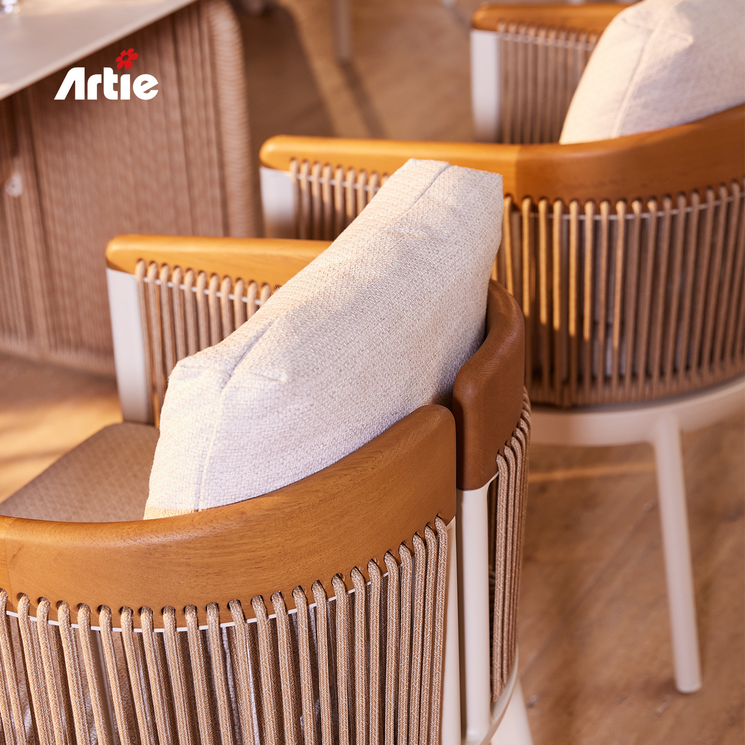 Artie Teak Outdoor Furniture Restaurant Dining Outdoor Armchair Luxury Modern Patio Furniture Garden Chairs Outdoor