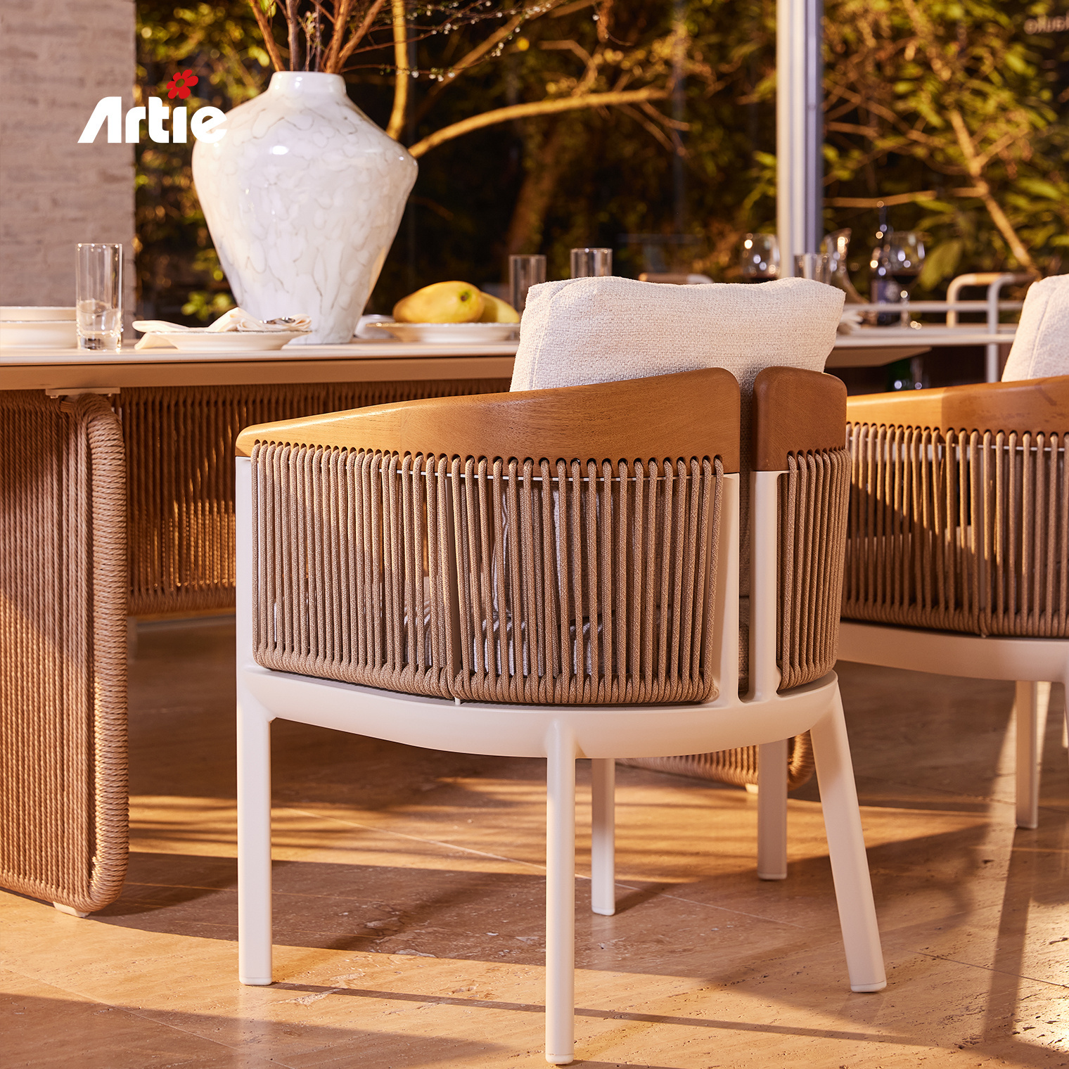 Artie Teak Outdoor Furniture Restaurant Dining Outdoor Armchair Luxury Modern Patio Furniture Garden Chairs Outdoor