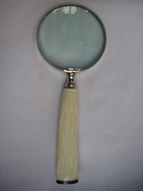 horn handle magnifying glass