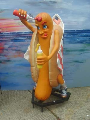 Best selling items Outdoor Decoration  cartoon character  Fiberglass Hot Dog Man statue for sale