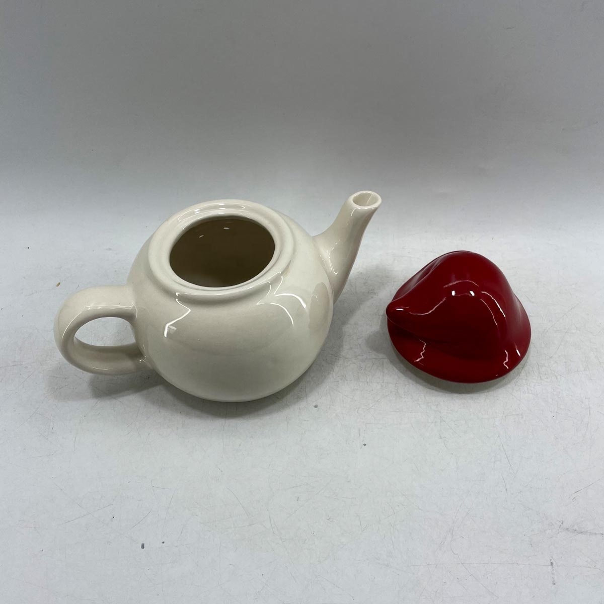 Gnome-shaped ceramic kettle for holiday decoration