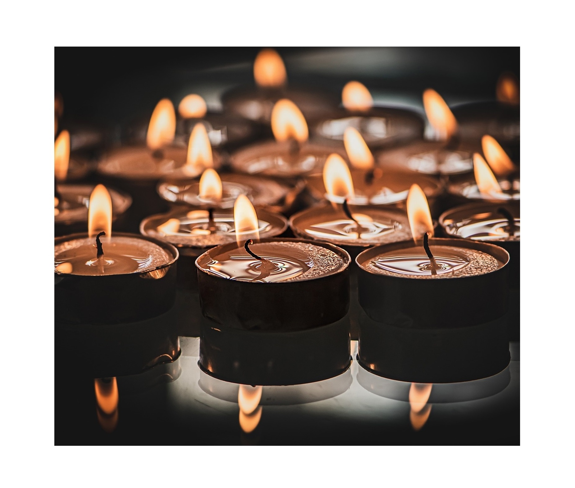 Home Decoration 3 Inch Tealight Yellow Flicker Floating Flameless Led Tea Light Candles Bulk