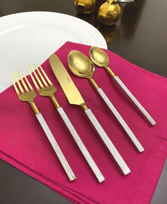 Wholesale Supplies Italian Hollowware Non Slip Easy Washable Flatware Sets Stainless Steel Cutlery Set At Reliable Prices