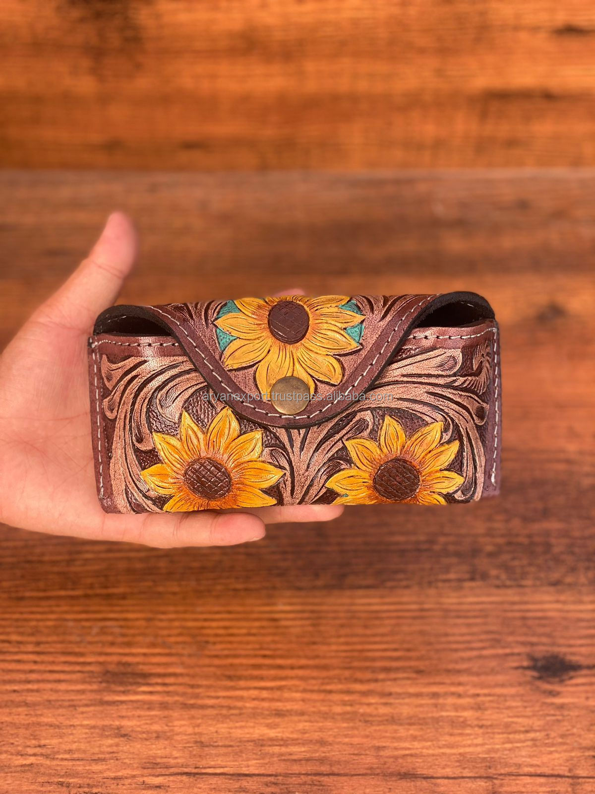 Real Handmade Tooled Leather Custom Sunglasses Cases Leather Belt Glasses Case Unisex Reading Glasses Engraved Sunglasses Cases