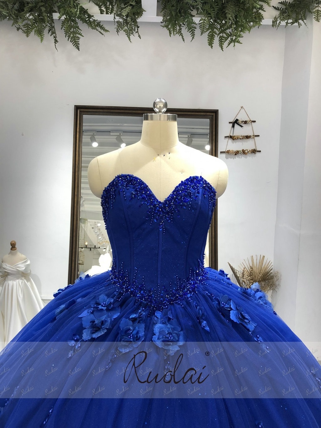 LWR0018 Luxury Princess 3D flowers Ball Gown Prom Dress Glitter Tulle Royal Blue Sweetheart Ball Gown Quinceanera Dress