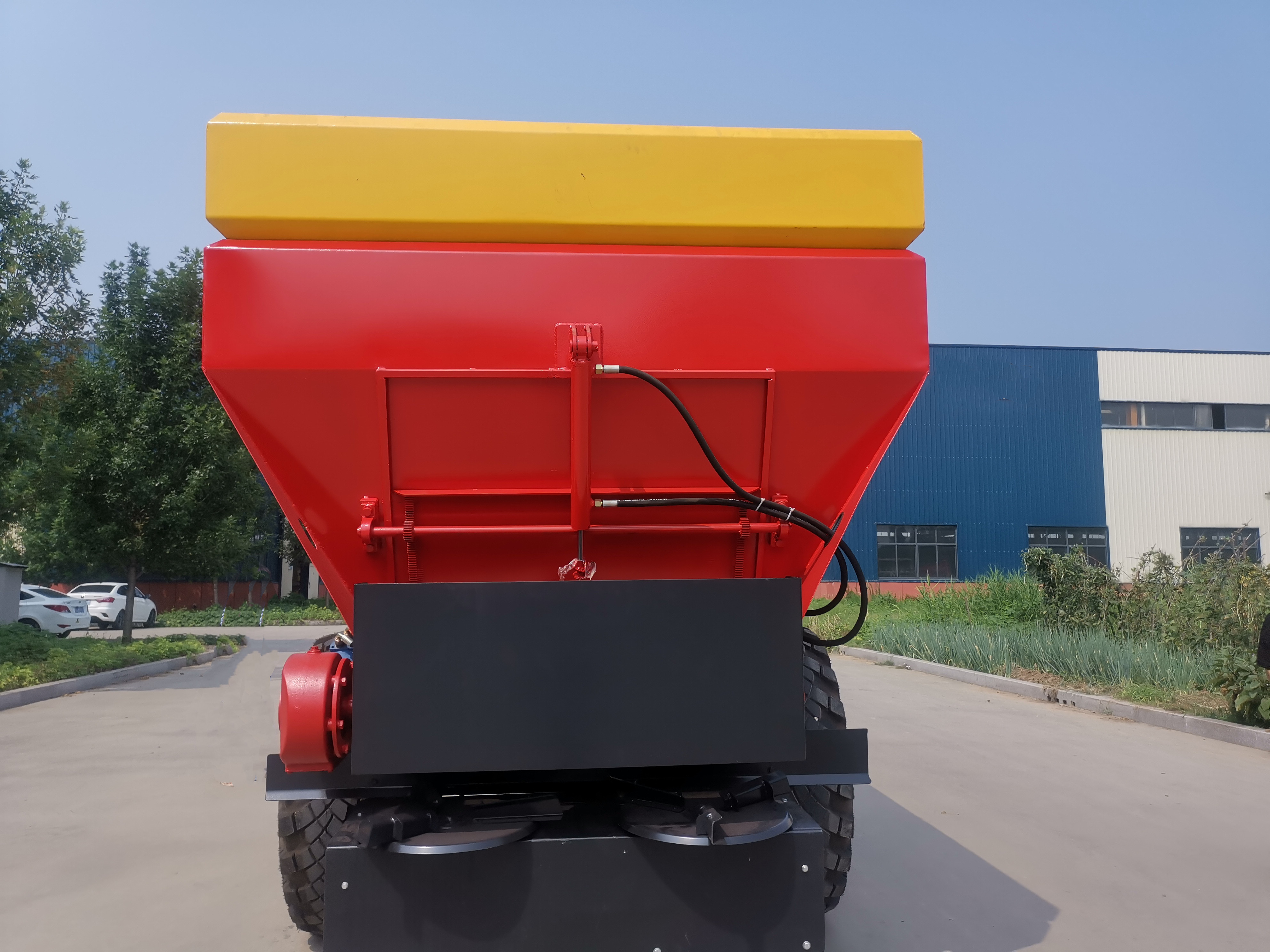 Tractor mounted fertilizer spreaders fertilizer spreaders high productivity agricultural gearbox for fertilizer spreader