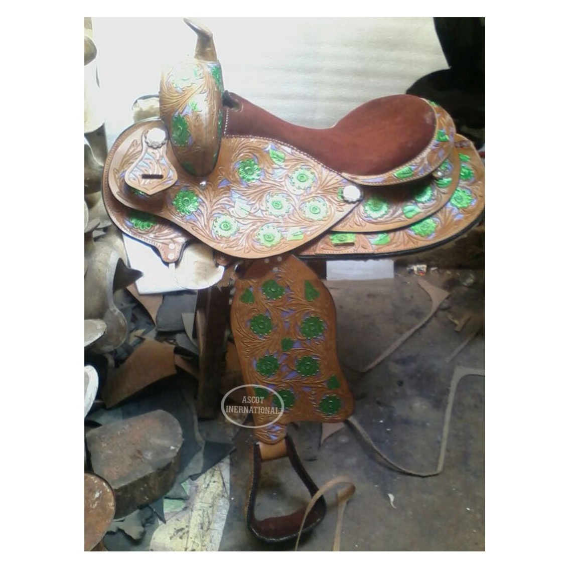 Wholesale Western Leather Saddle in handmade design for Horse racing accessories with custom logo