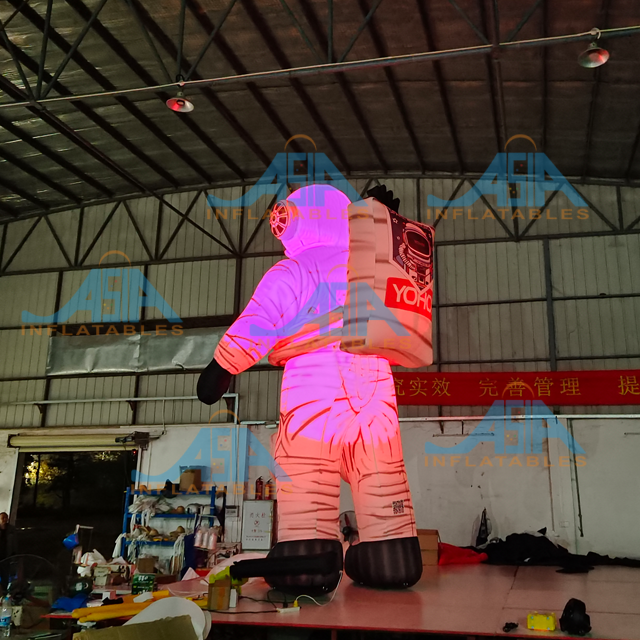 Customized Giant Spaceman Inflatable Balloon Led Lighting Inflatable Astronaut