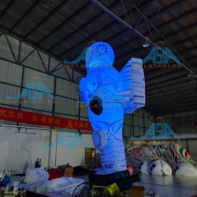 Customized Giant Spaceman Inflatable Balloon Led Lighting Inflatable Astronaut