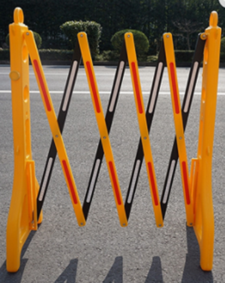 Yellow Portable Retractable Fence Plastic Expandable  Road Safety Barrier