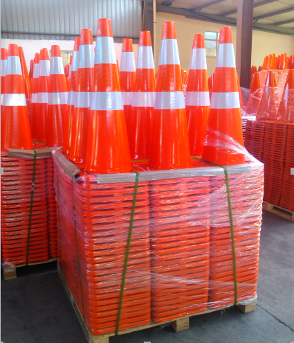 Manufacture Top Sale 70 cm Road Cone Flexible PVC Safety Used Traffic Cone