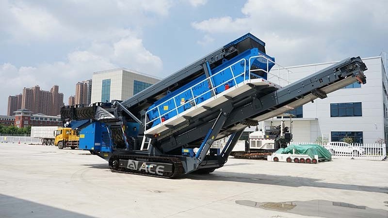 Mobile Crawler Screening Plant Mining machinery vibrating screen Processing Capacity 100t/h ~ 350t/h Total Power 93kW