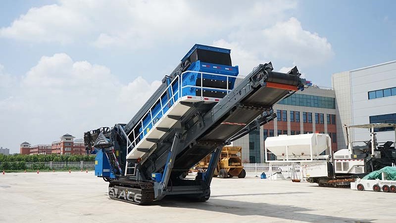 Mobile Crawler Screening Plant Mining machinery vibrating screen Processing Capacity 100t/h ~ 350t/h Total Power 93kW