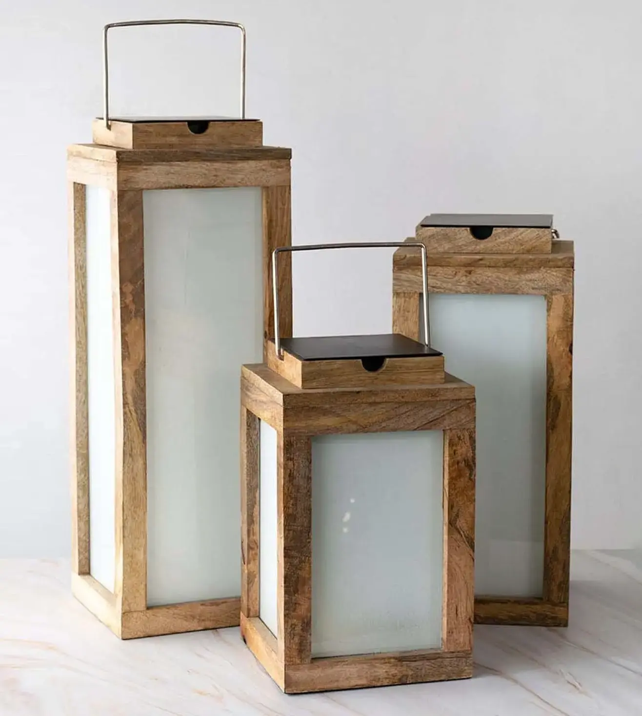 High quality wood lantern and garden decorative outdoor and Indoor lantern hot hanging wooden lantern