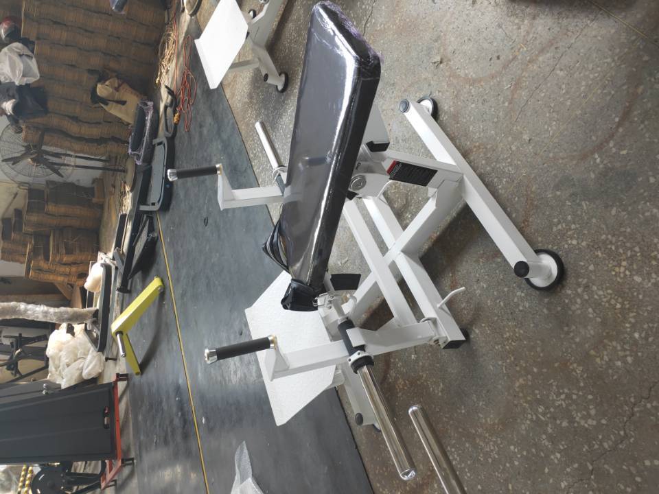 Commercial gym equipment machine Glute builder hip machine