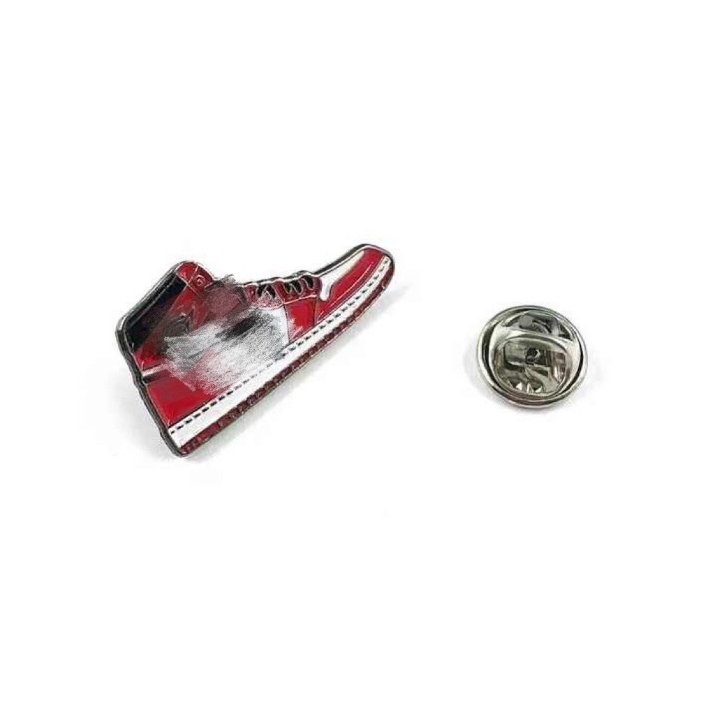 Vinee 14 Years Manufacturer Free Sample Customized Design Metal Sneaker Lapel Pin Badge