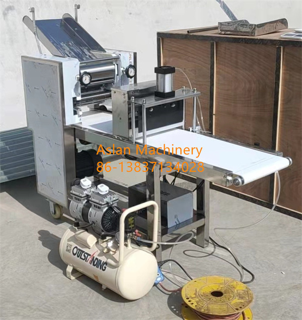 Grissini dough stick maker/bread stick making machine/Pretzel stick forming machine