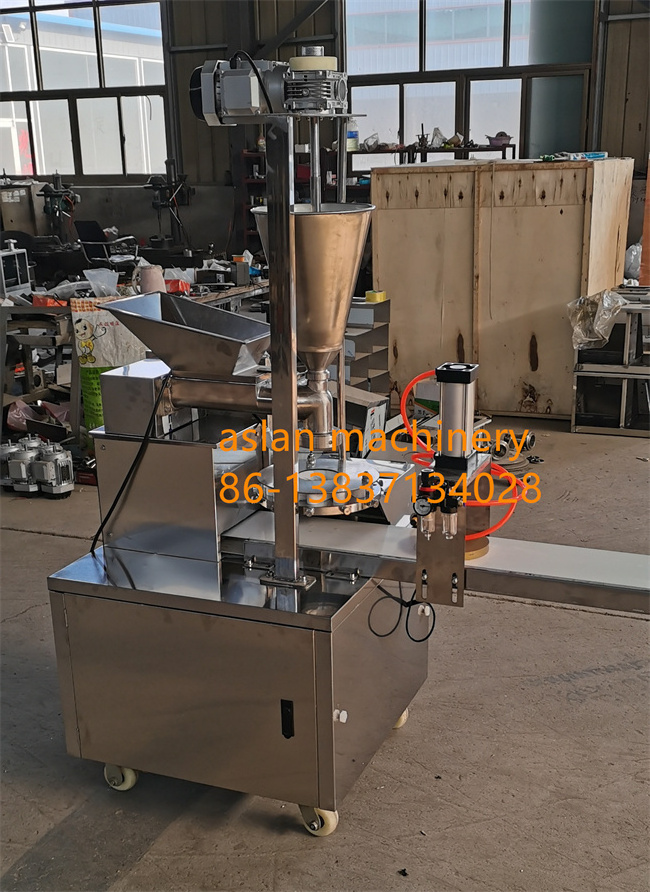 meat pie stuffing and pressing machine/baozi kubba nastar stuffing bun making machine/pasty pupusa making machine