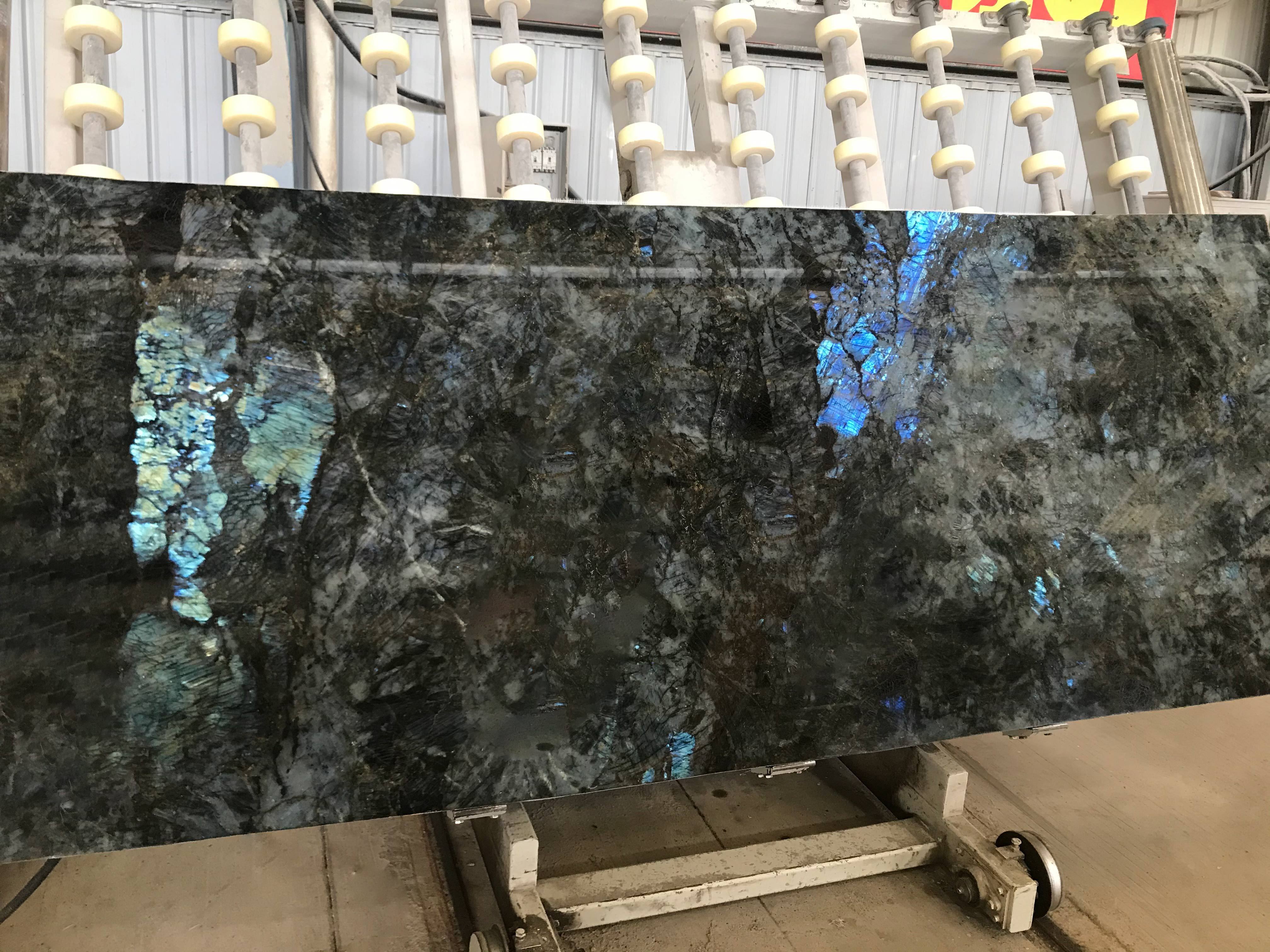 AST OEM/ODM granito natural Hot Sale Luxury Blue Labradorite Granite Natural Stone for kitchen Countertops Hotels