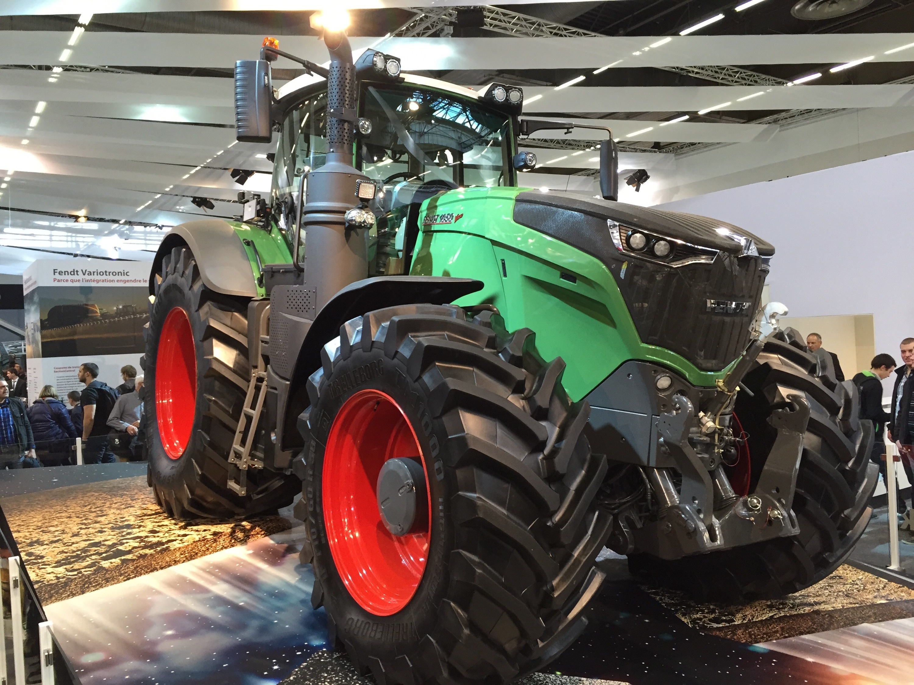 Top Quality Powerful Fendt 415 Vario Agricultural Tractor and efficient brand fendt tractor