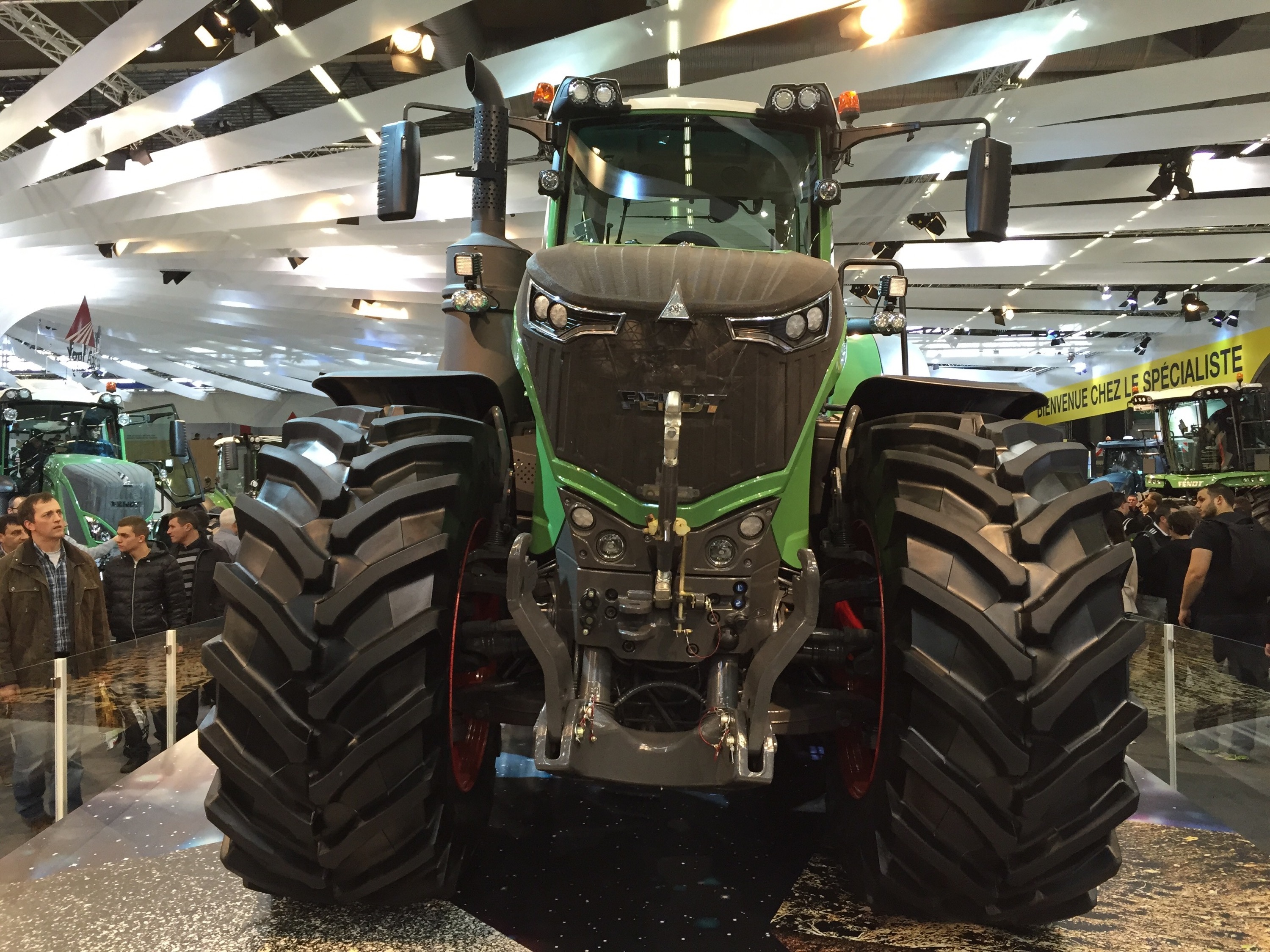 Top Quality Powerful Fendt 415 Vario Agricultural Tractor and efficient brand fendt tractor