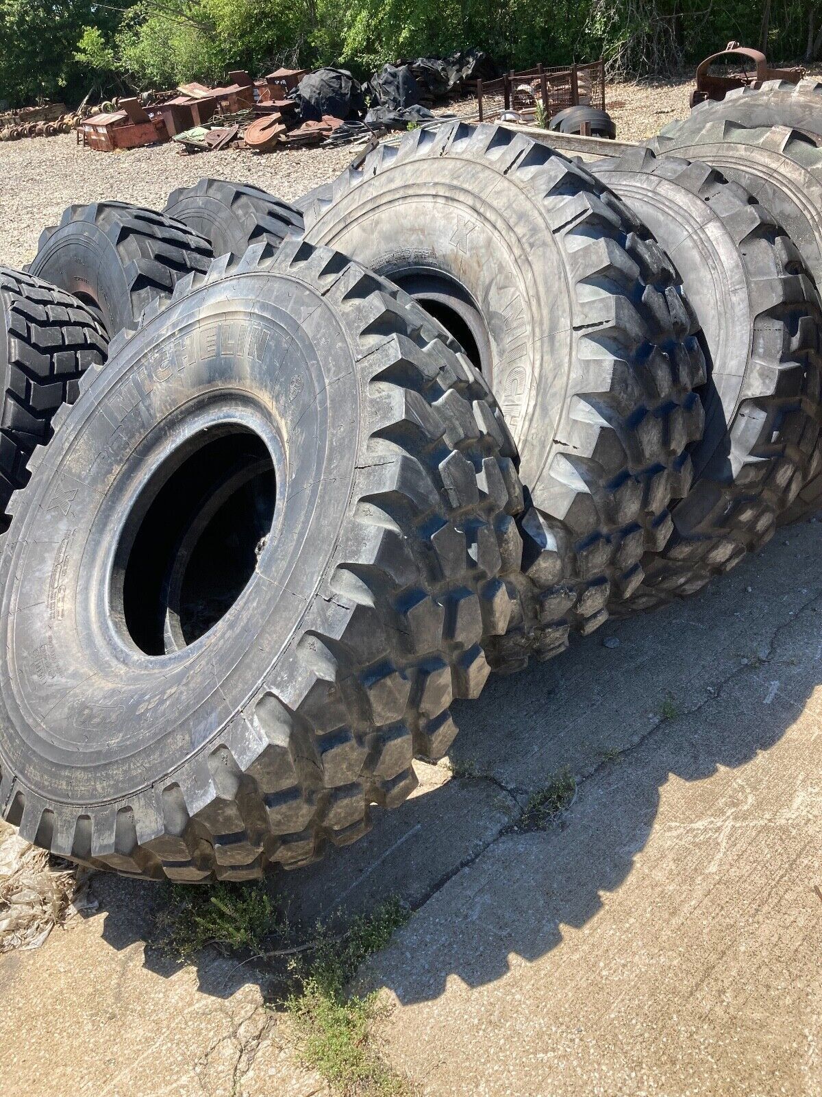 WholeSale Truck Tires 11R22.5 Truck Tyre 750R16 295/80R22.5 315/80 R22.5 Commercial Dump Truck Tire available