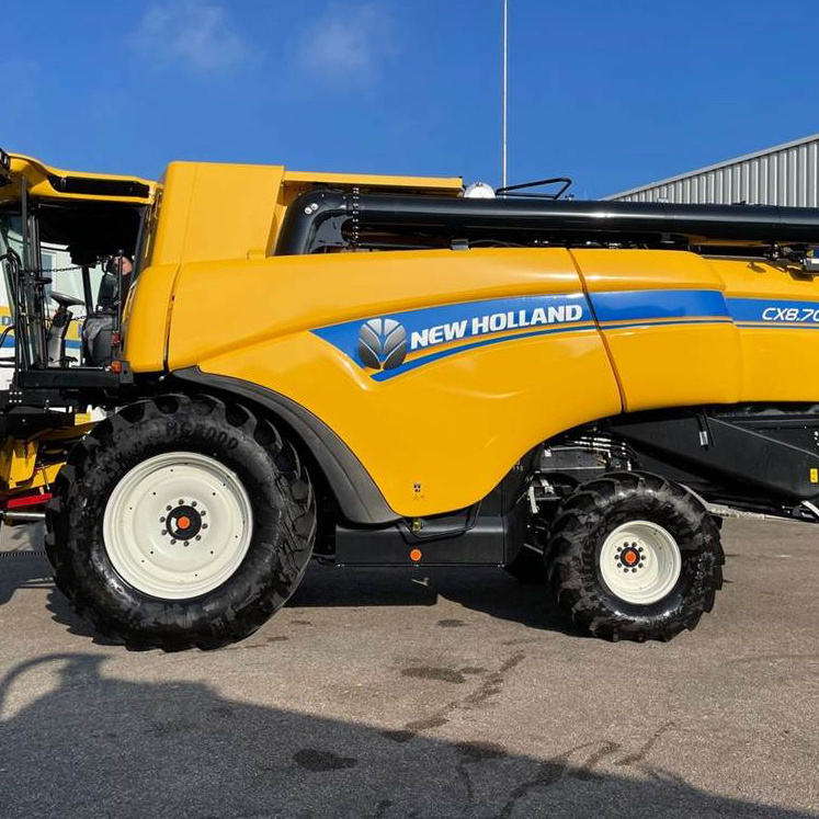 Fairly Used Agriculture Machinery Combine Harvester New-Holland CR9060 For Rice And Wheat Cheap Combine Harvester From France