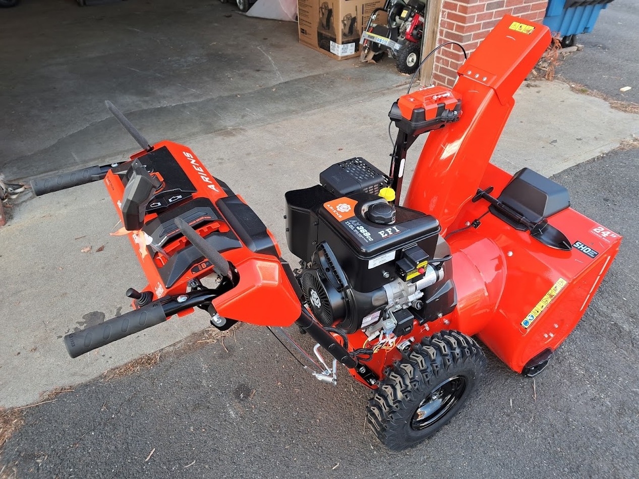 Best Quality 2024 New Ariens ST28DLE Deluxes SHO 28 in. Two-Stage Electric Start Gas Snow Blower Available