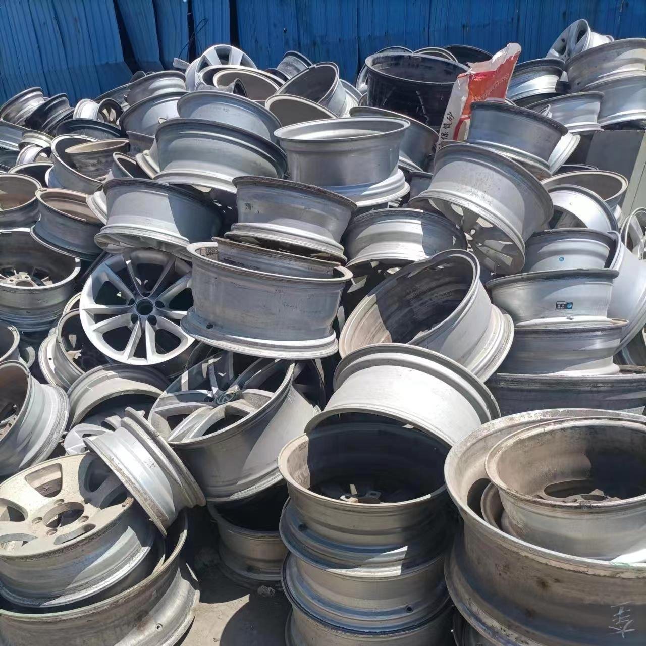 Good price Aluminium Alloy Wheel Scrap Aluminum Wheel Hub Scrap Aluminum Alloy Wheels scrap / Baled