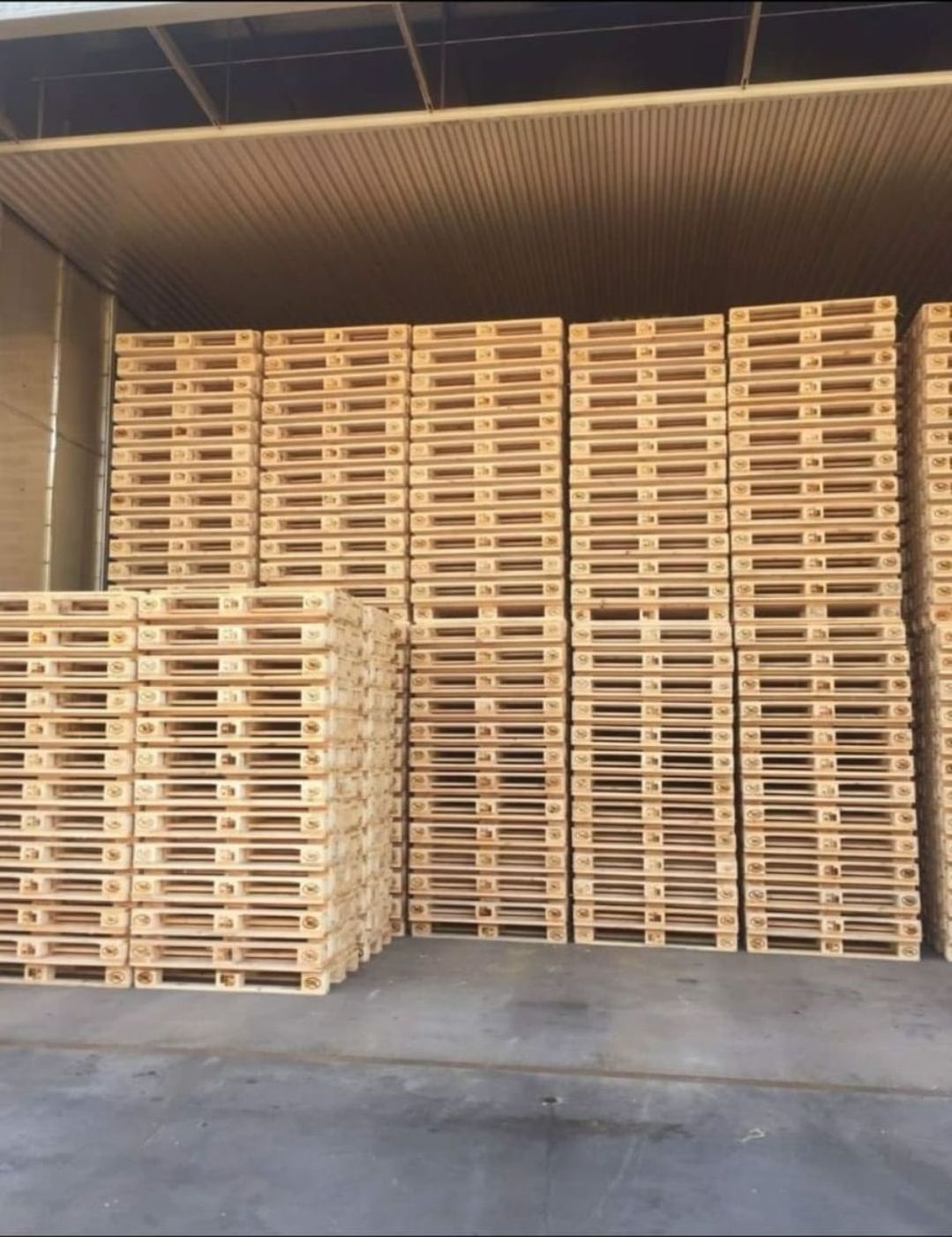 Low Price Double Faced High Grade Wooden Pallet with Four Way Style