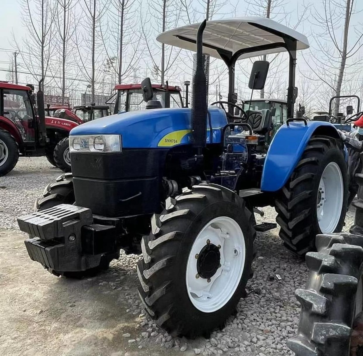 Factory Direct Selling NEW holland 90HP 4*4 Mini Farm Use Second-hand Used Farm Tractors AVAILABLE for Sale