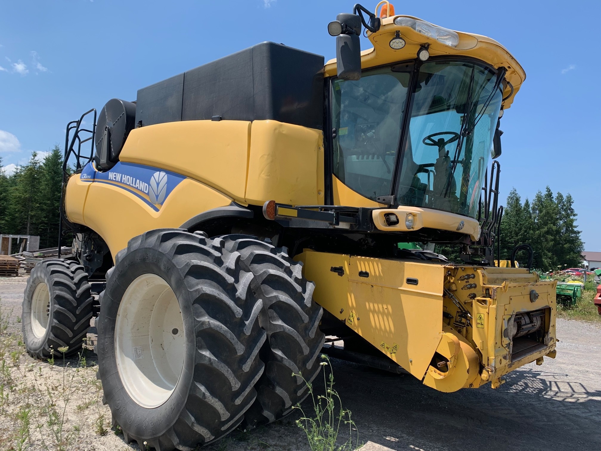 Used Harvester Machine used HOLLAND CR8090 combine harvester for sale Quality New Holland Combine Harvester CR8090