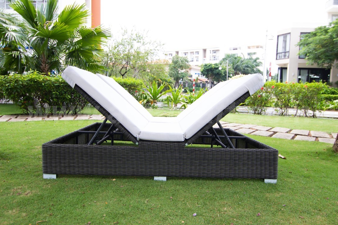 Hot Sale Double Sun Lounger Rattan Outdoor Furniture Cabana with Curtain for Hotel Villa Home Garden